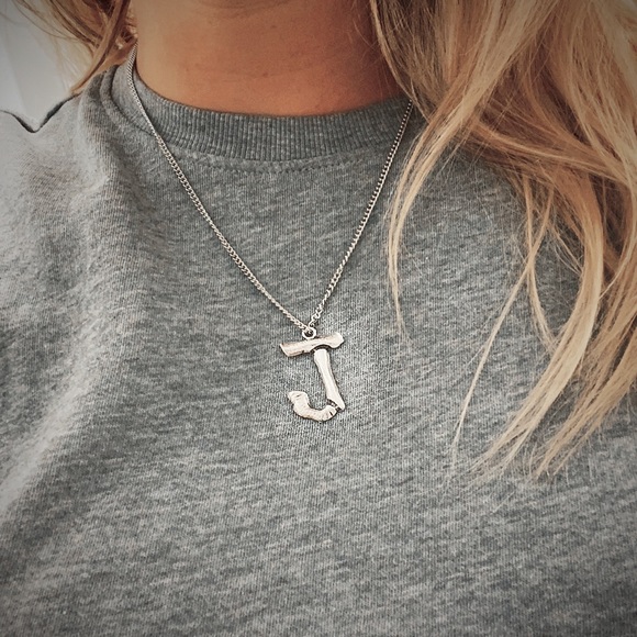 ✨HP✨ Custom Bamboo Initial Necklace 🦋 - Picture 7 of 7